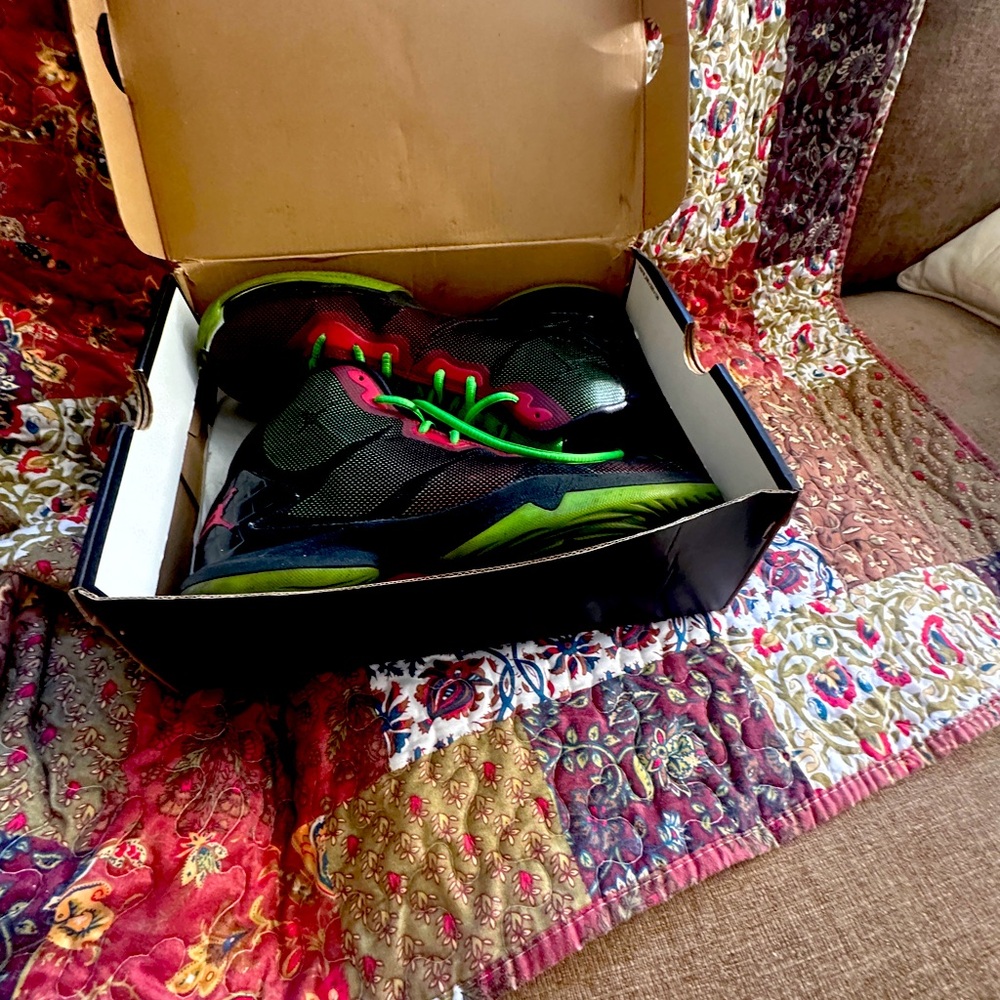 Nike Men’s Black and Neon Green Sneakers